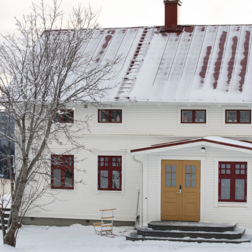 Huset i Övre Kaxås fick moderna fönster i gammal stil